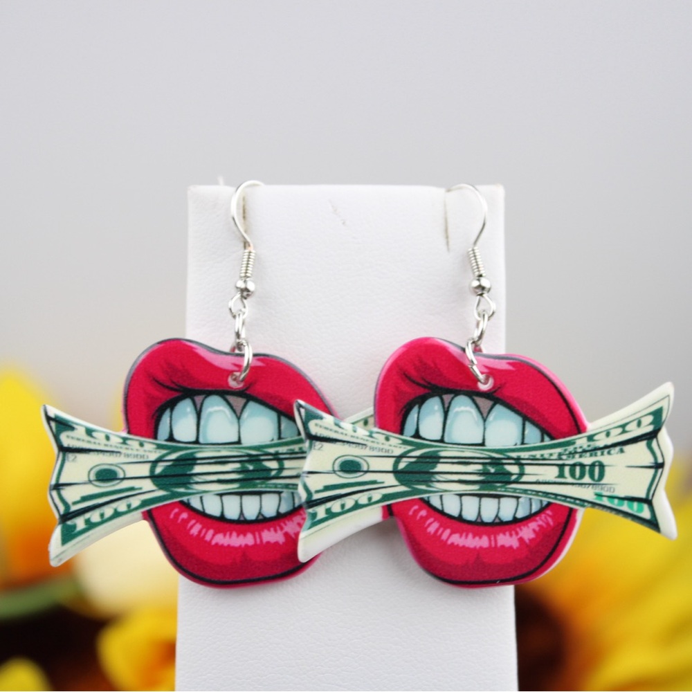 Sexy lips 👄 fashion dangle earrings